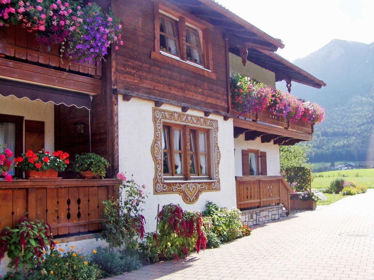 Ferienwohnungen Mit Bergblick Inzell Exterior photo